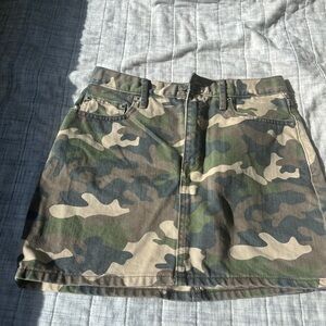 GAP Camouflage Patterned Skirt